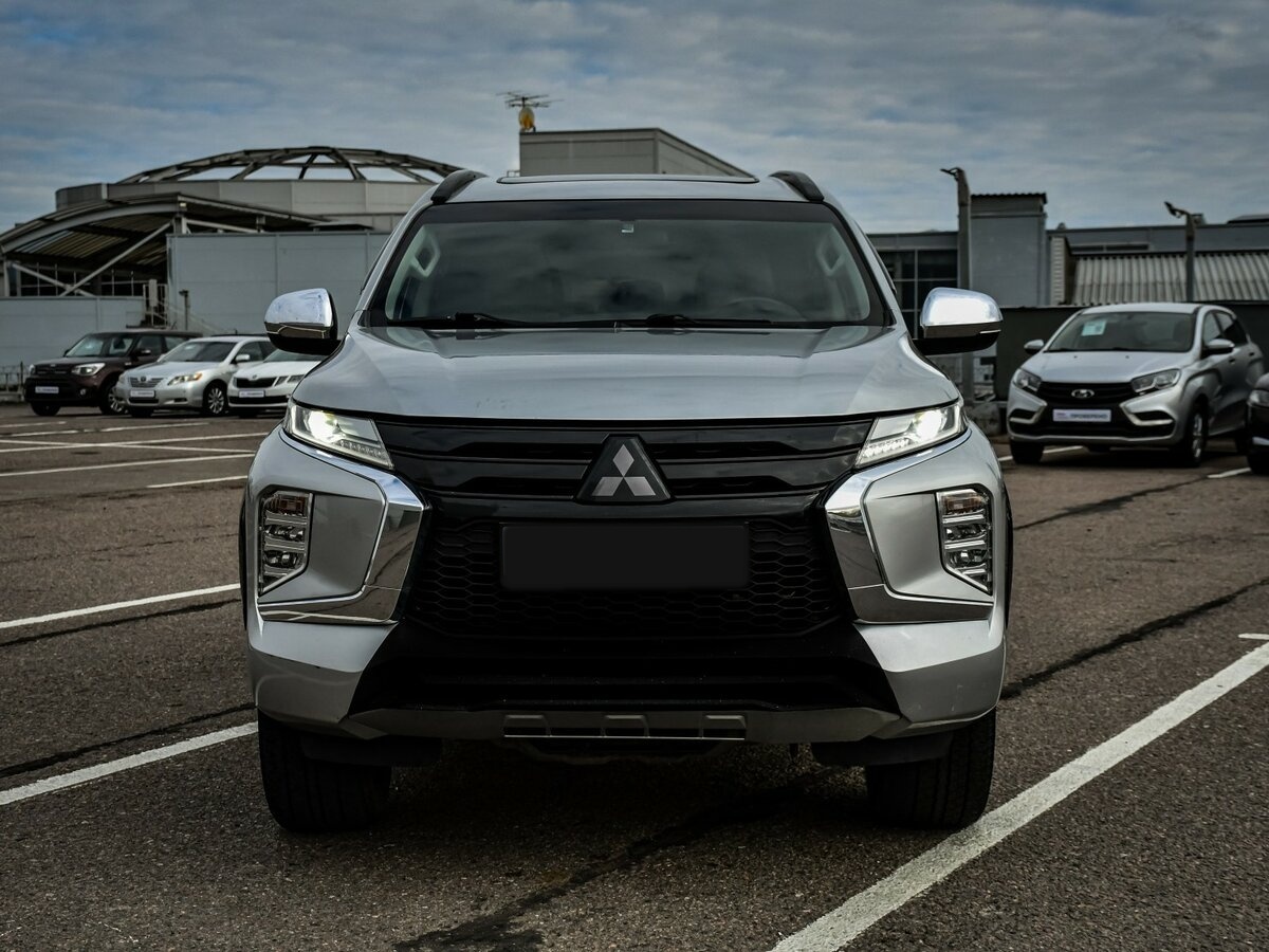 Купить Mitsubishi Montero Sport с пробегом. Фото: #1