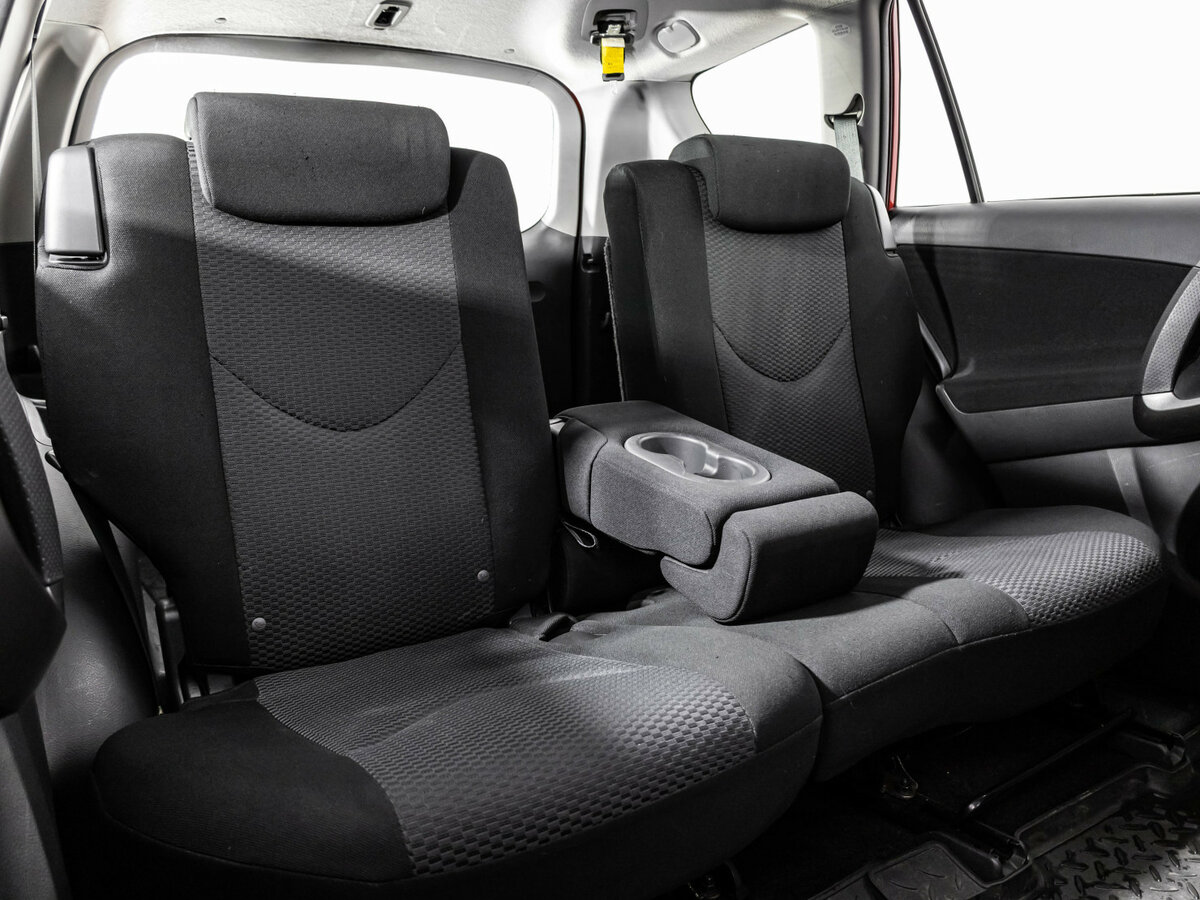 Купить Toyota RAV4 с пробегом. Фото: #14