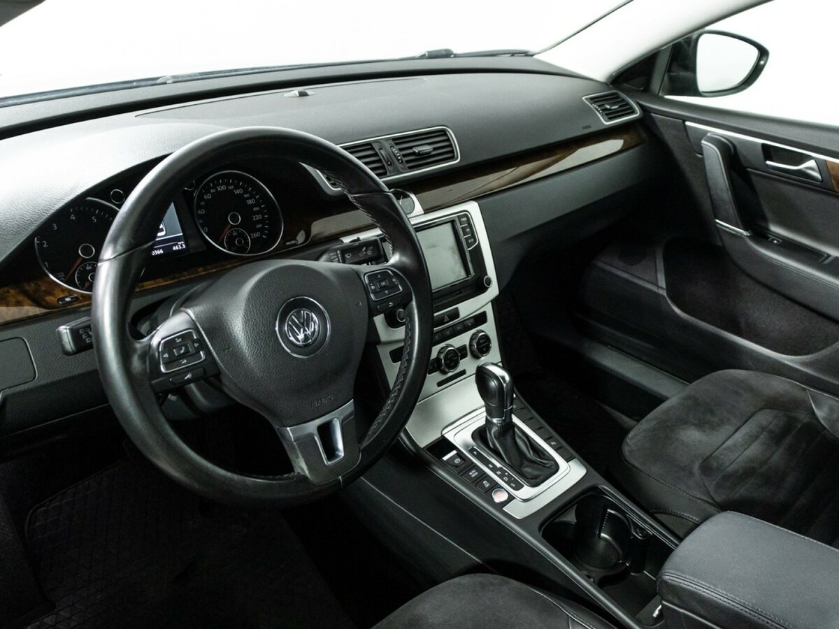 Купить Volkswagen Passat с пробегом. Фото: #10