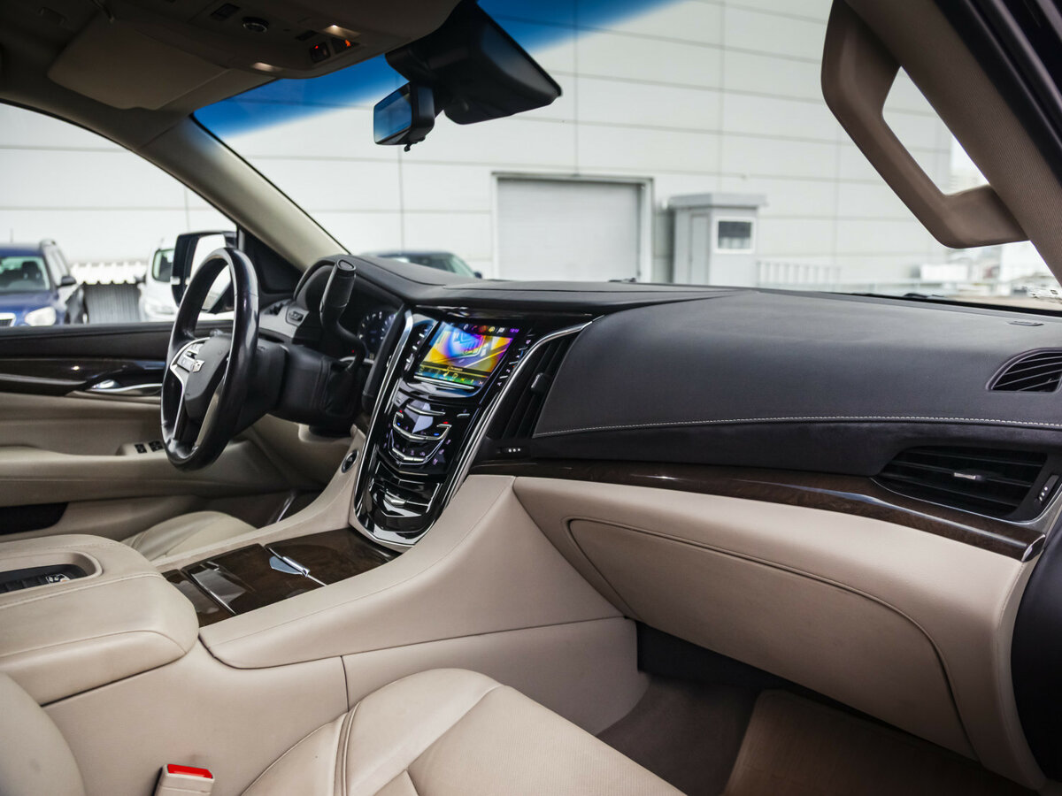 Купить Cadillac Escalade с пробегом. Фото: #8