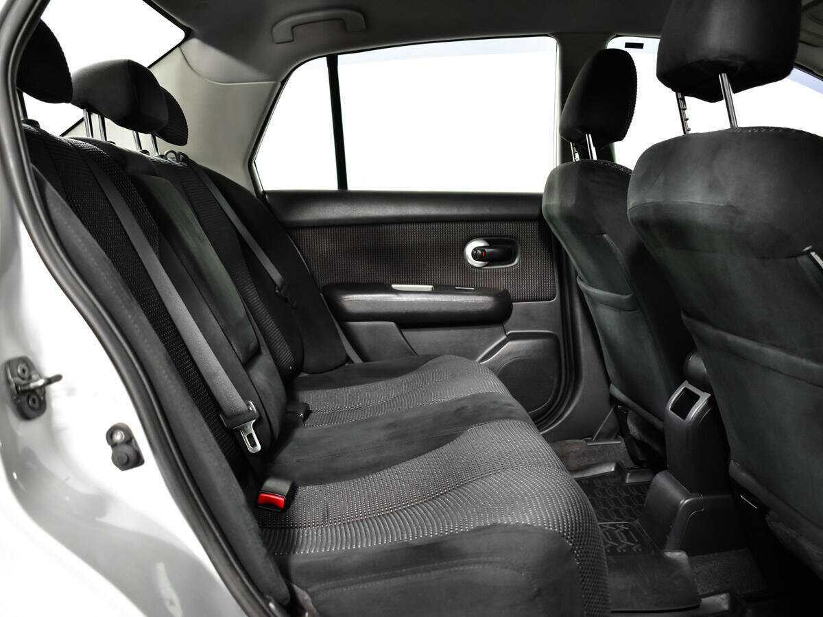 Купить Nissan Tiida с пробегом. Фото: #9