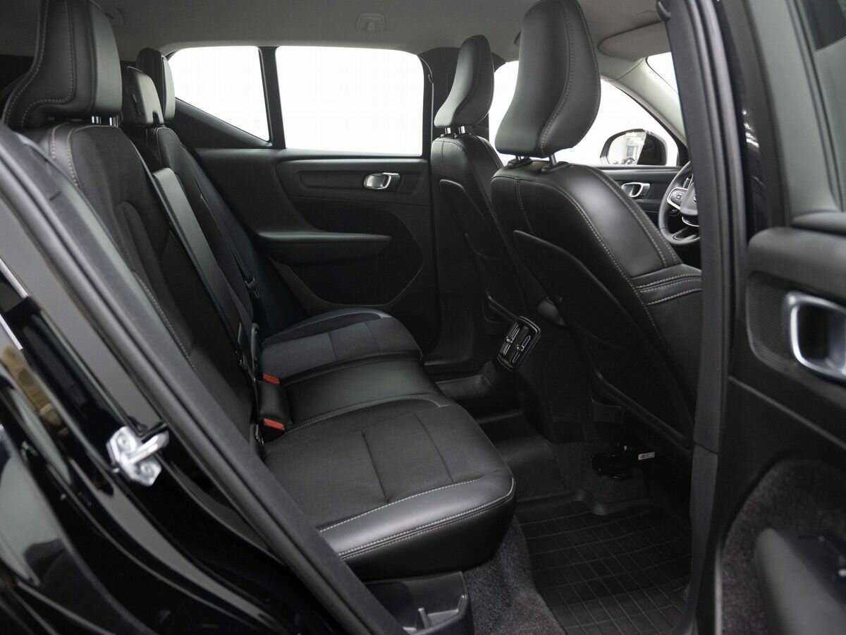 Купить Volvo XC40 с пробегом. Фото: #9