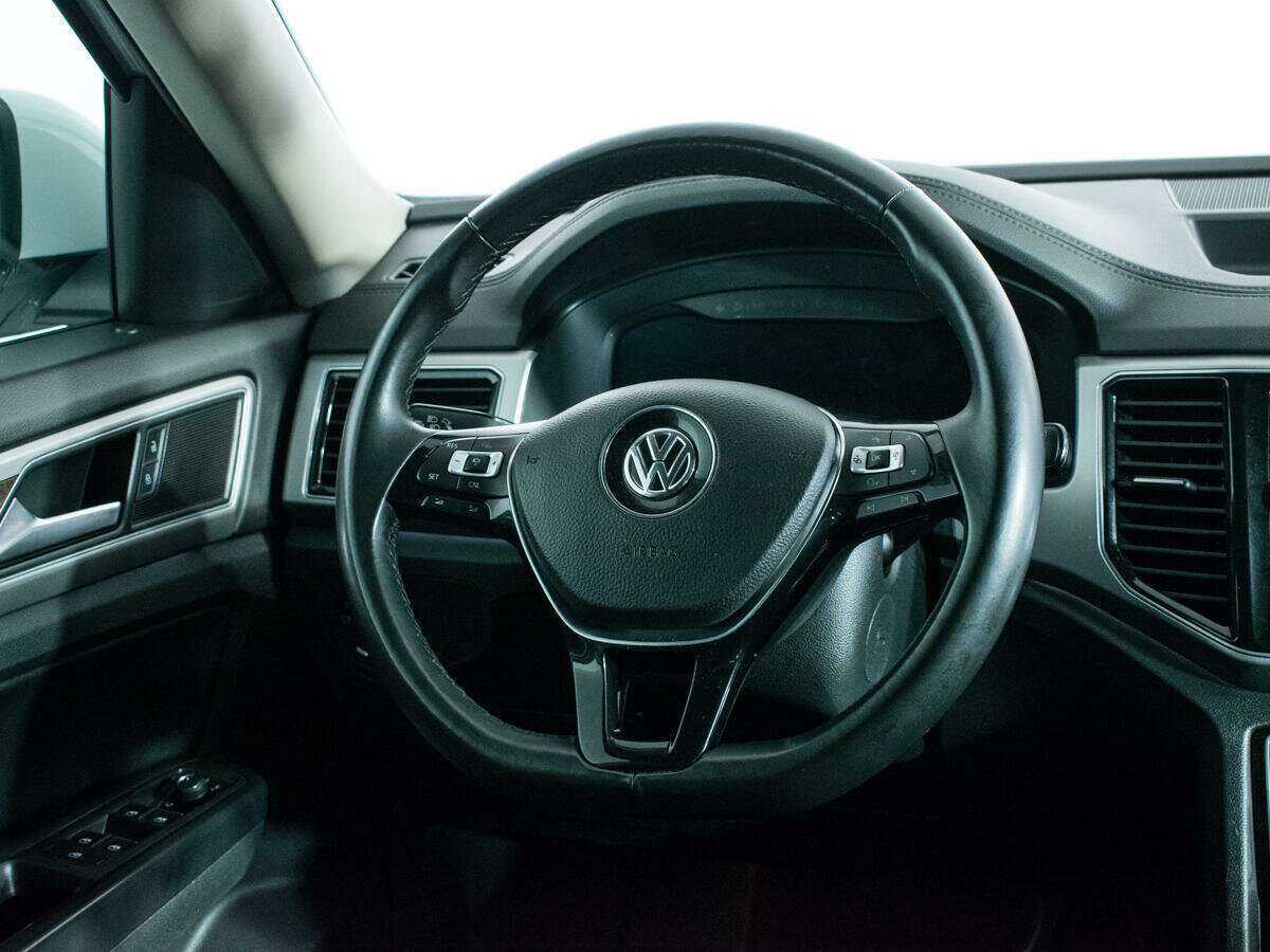 Купить Volkswagen Teramont с пробегом. Фото: #12