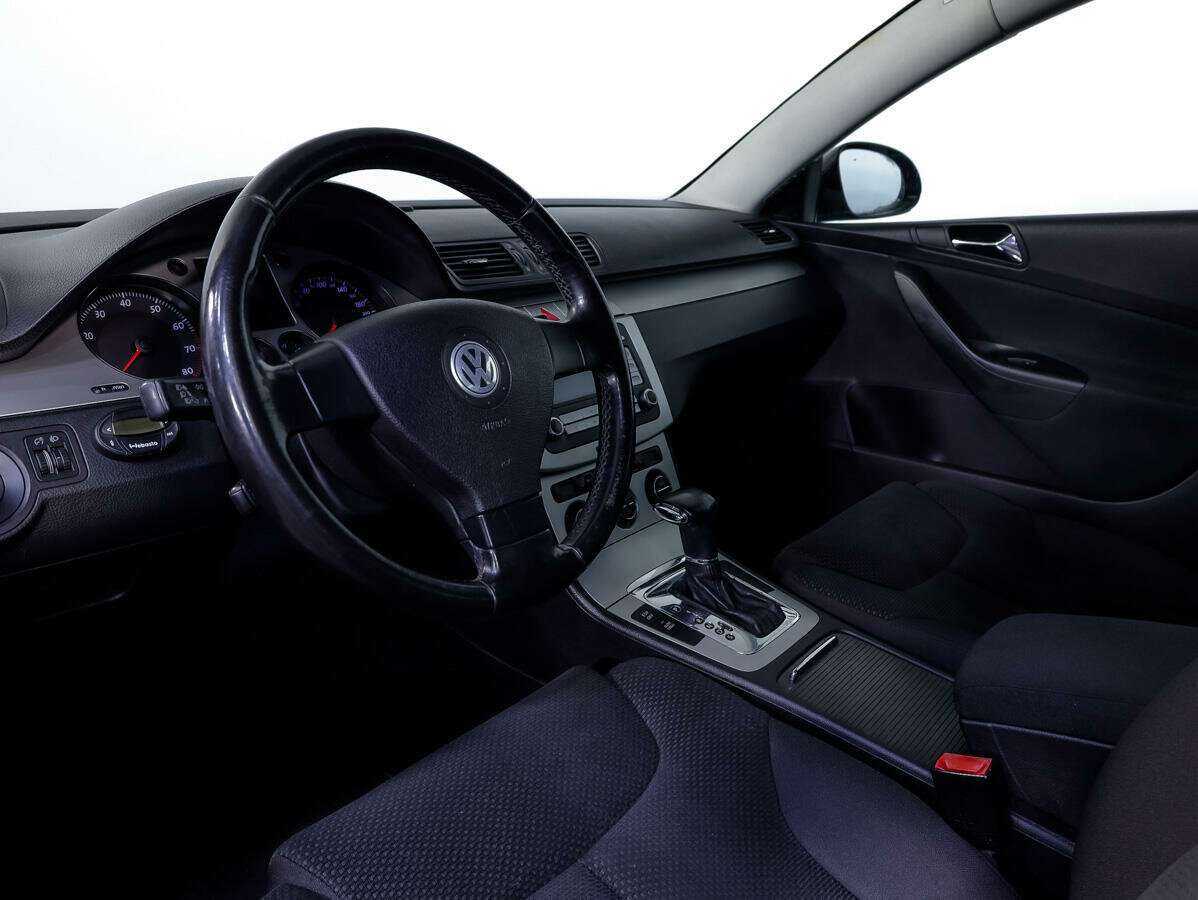 Купить Volkswagen Passat с пробегом. Фото: #9