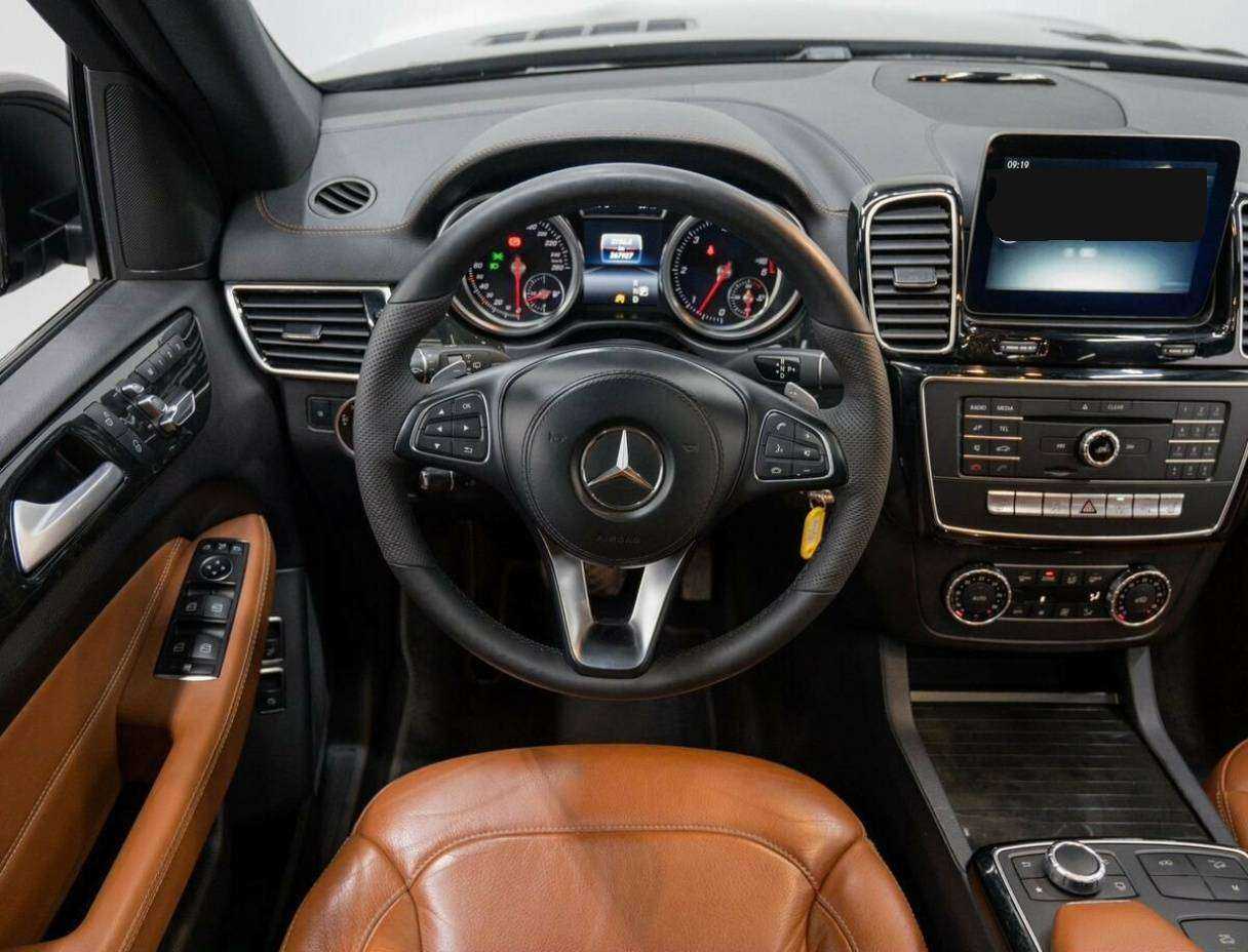 Купить Mercedes-Benz GLS с пробегом. Фото: #11