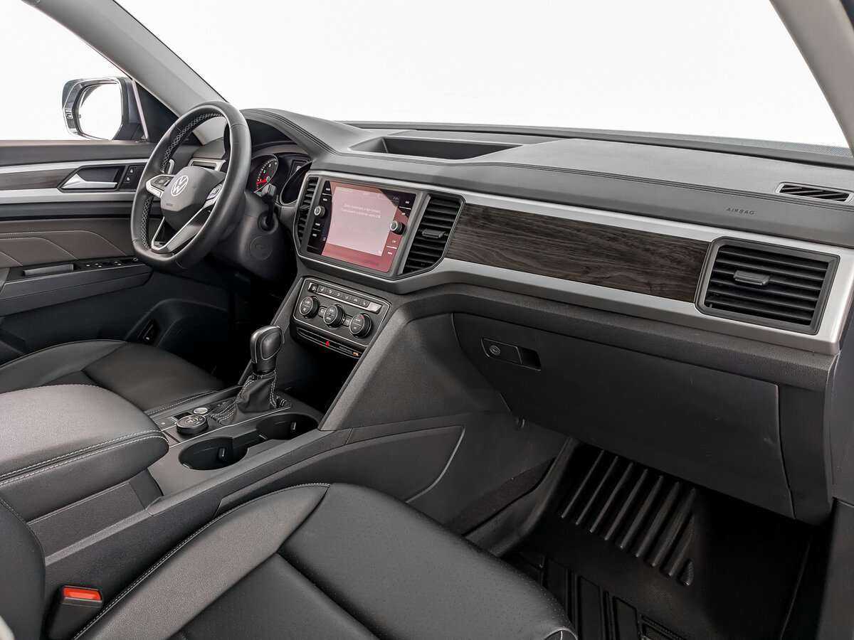 Купить Volkswagen Teramont с пробегом. Фото: #8