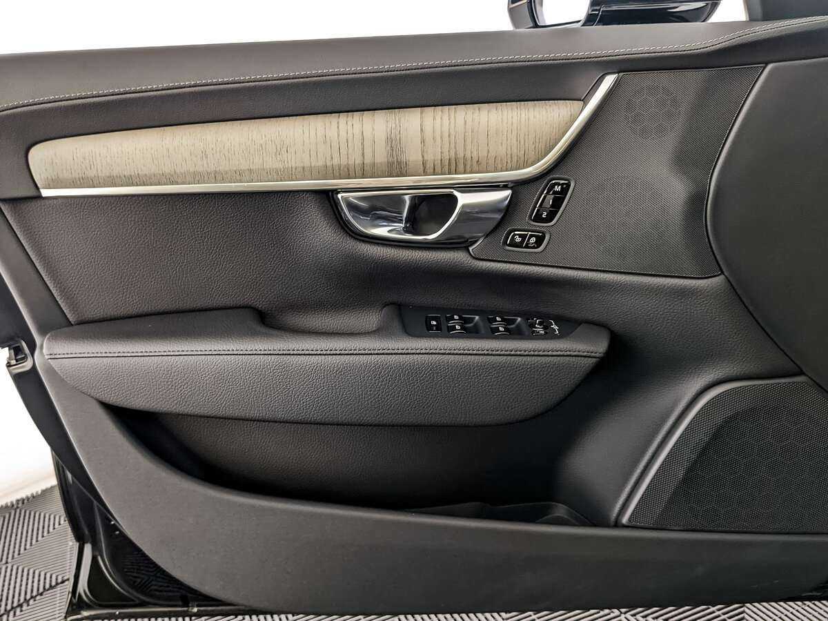 Купить Volvo S90 с пробегом. Фото: #14