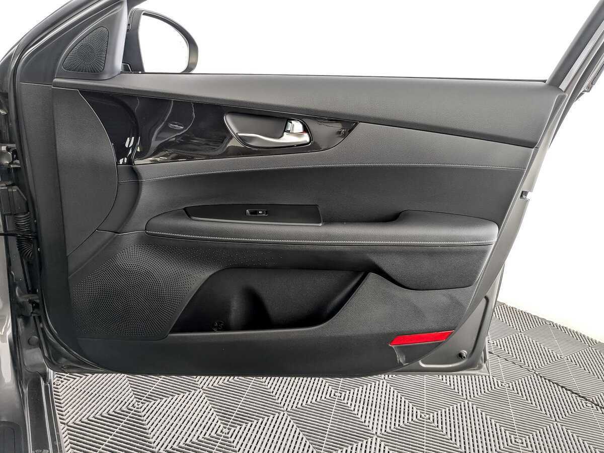Купить Kia Cerato с пробегом. Фото: #24