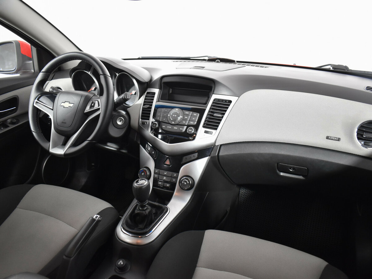 Купить Chevrolet Cruze с пробегом. Фото: #8