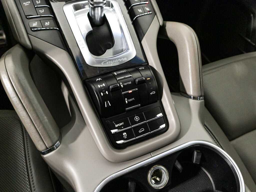 Купить Porsche Cayenne с пробегом. Фото: #17