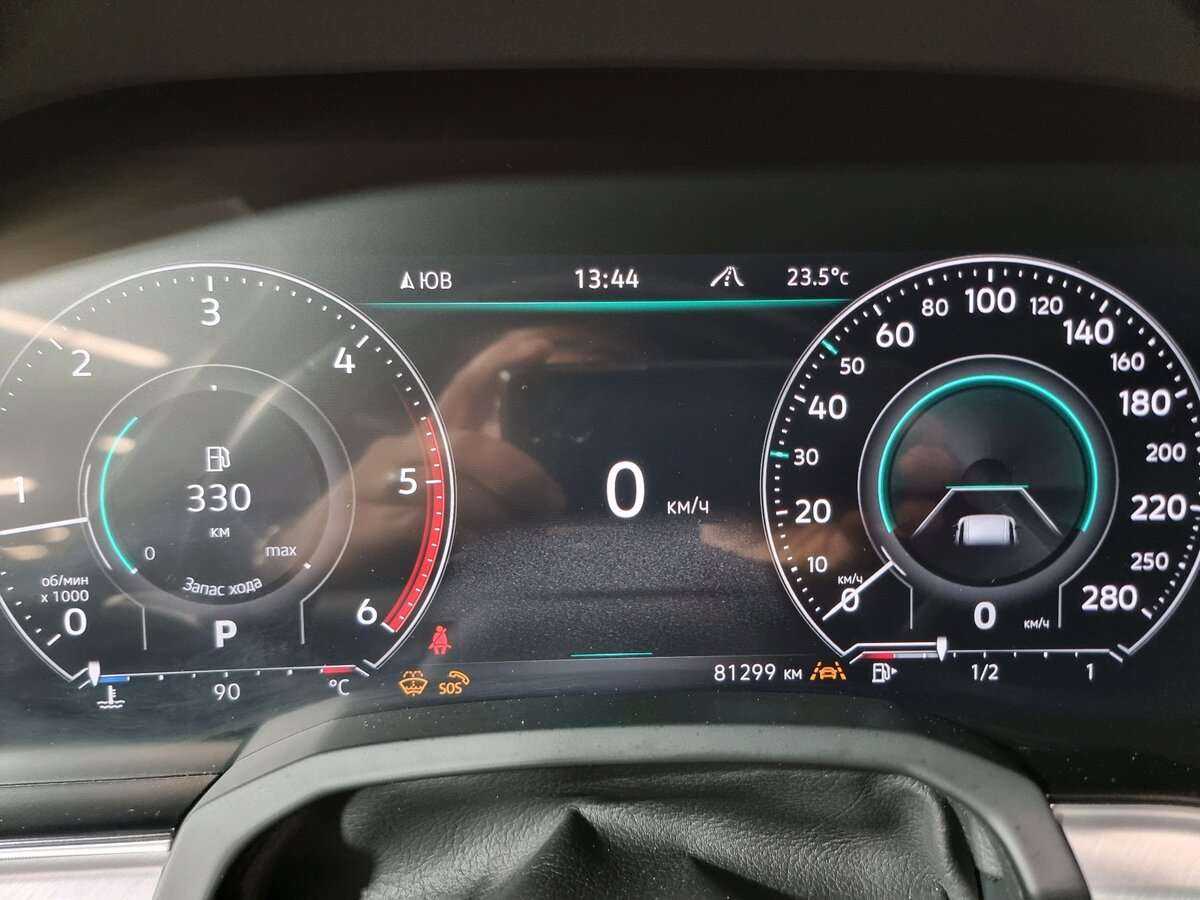 Купить Volkswagen Touareg с пробегом. Фото: #18