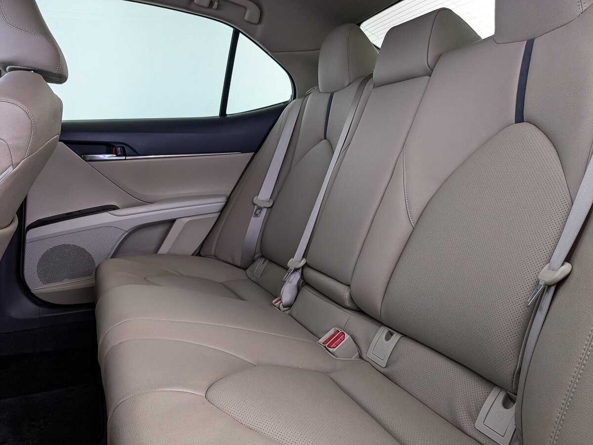 Купить Toyota Camry с пробегом. Фото: #13
