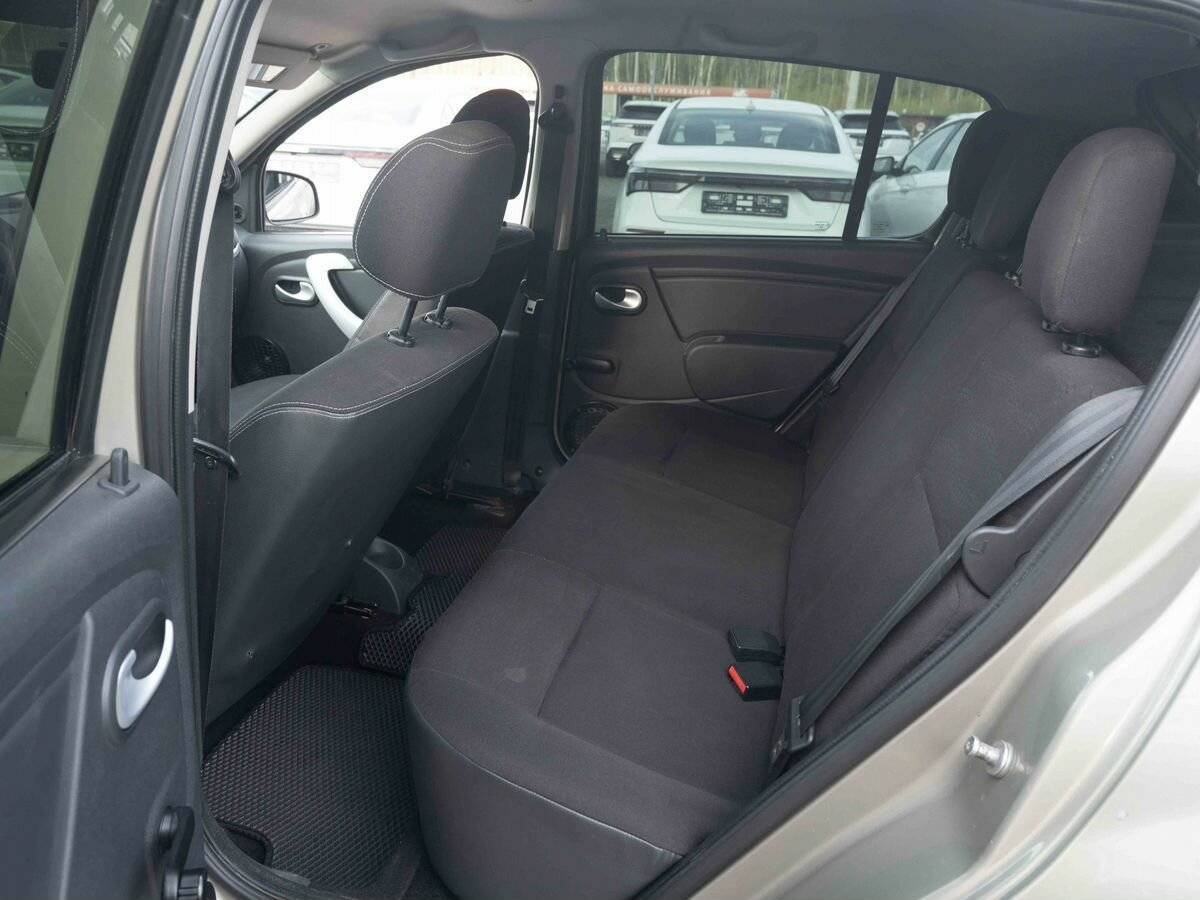 Купить Renault Sandero с пробегом. Фото: #8