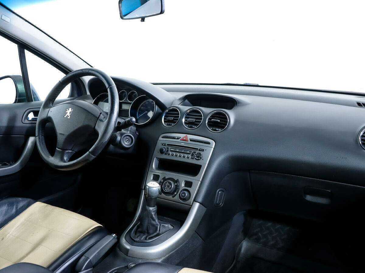 Купить Peugeot 308 с пробегом. Фото: #8