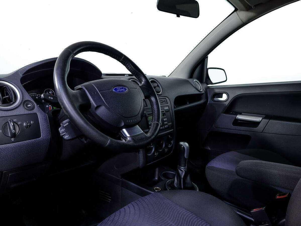 Купить Ford Fusion с пробегом. Фото: #10