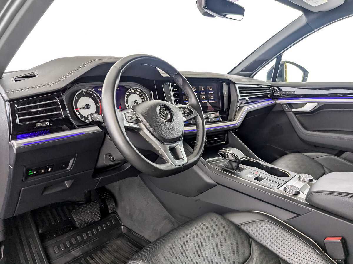 Купить Volkswagen Touareg с пробегом. Фото: #13