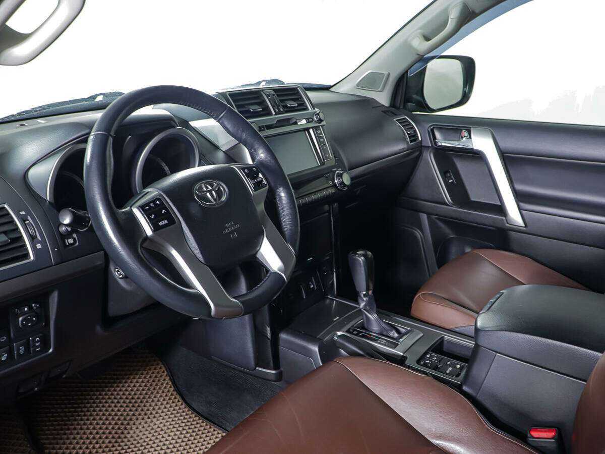 Купить Toyota Land Cruiser Prado с пробегом. Фото: #14