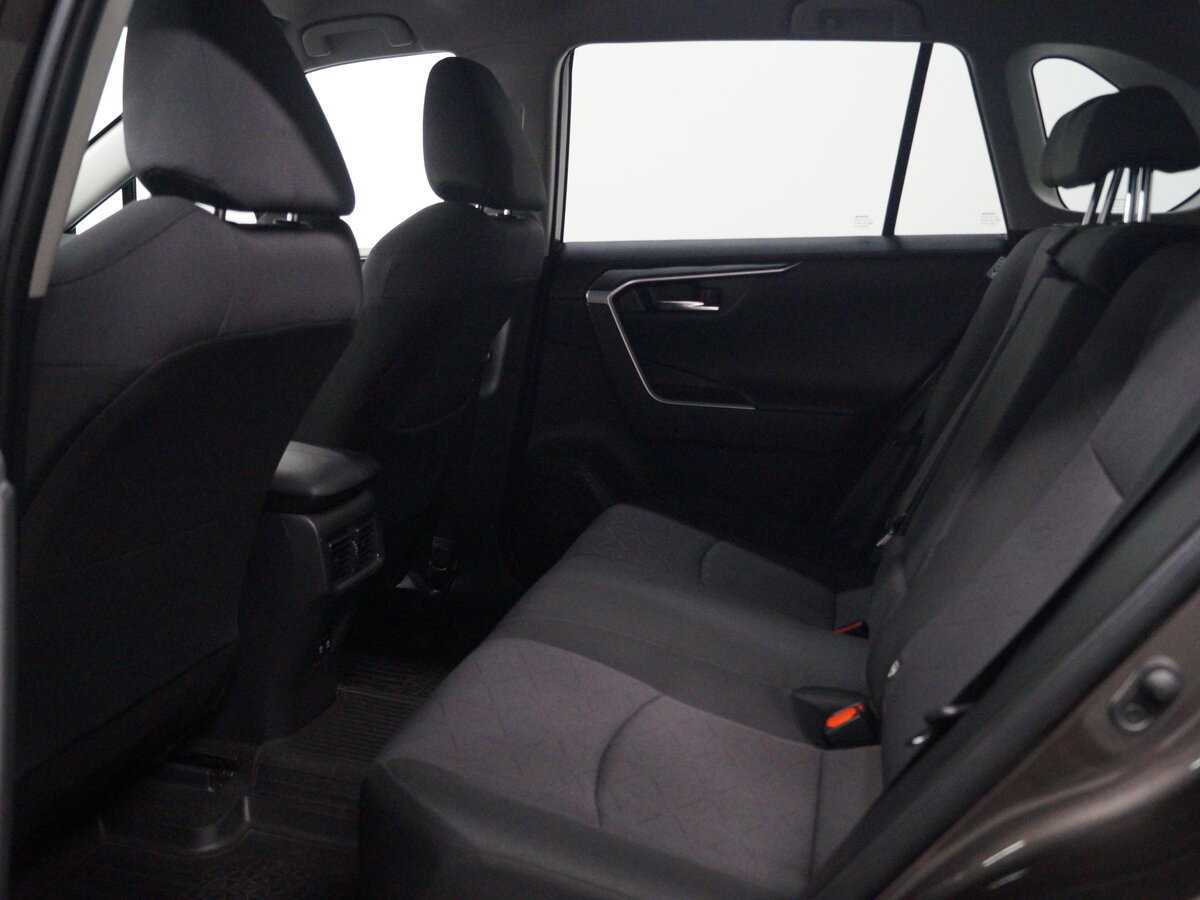 Купить Toyota RAV4 с пробегом. Фото: #17