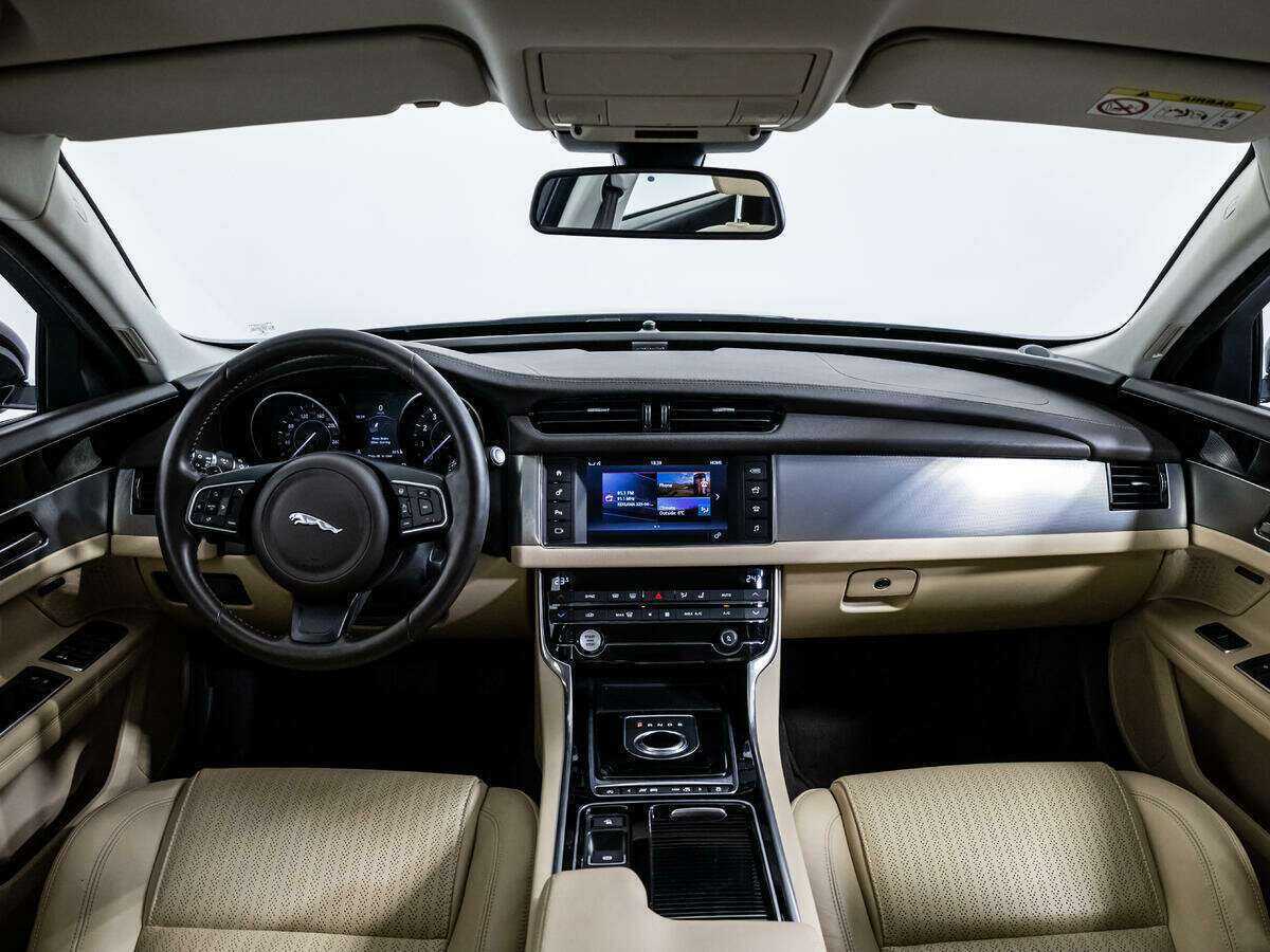 Купить Jaguar XF с пробегом. Фото: #12