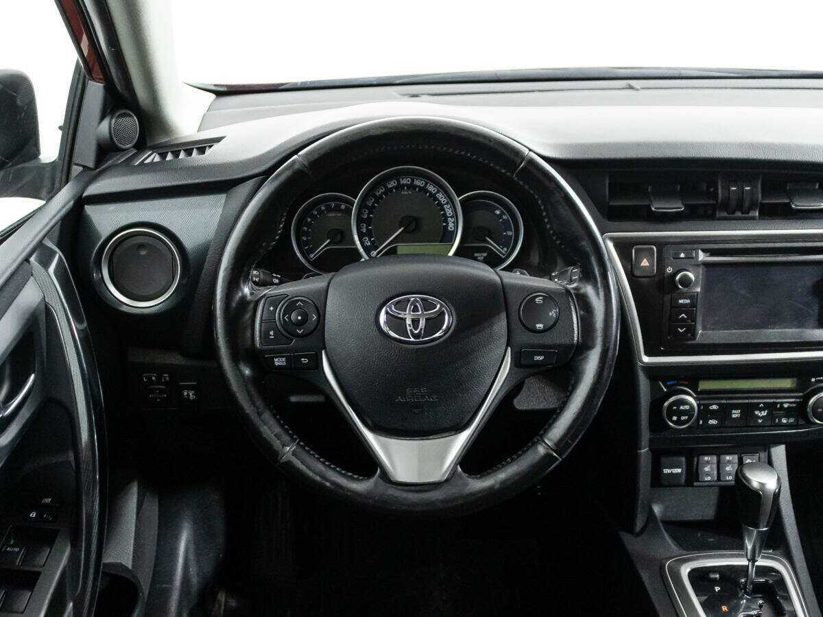 Купить Toyota Auris с пробегом. Фото: #16