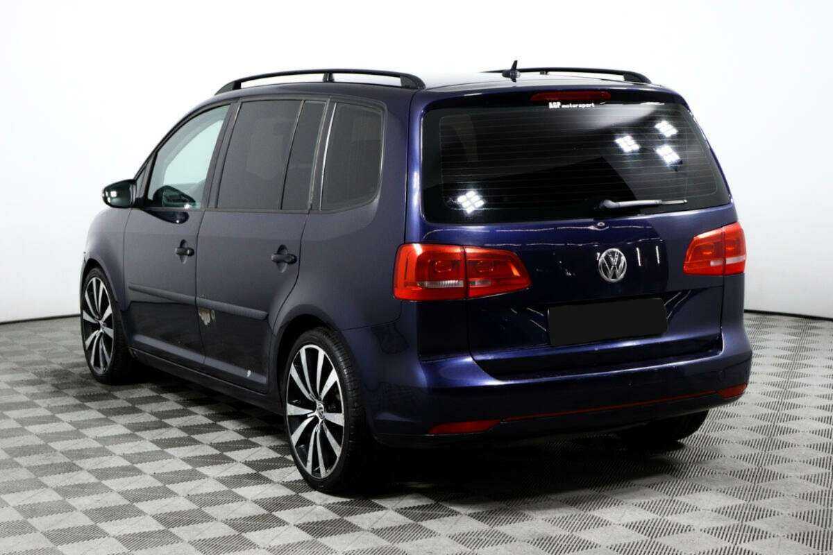 Купить Volkswagen Touran с пробегом. Фото: #6