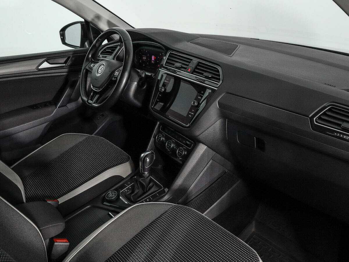 Купить Volkswagen Tiguan с пробегом. Фото: #13