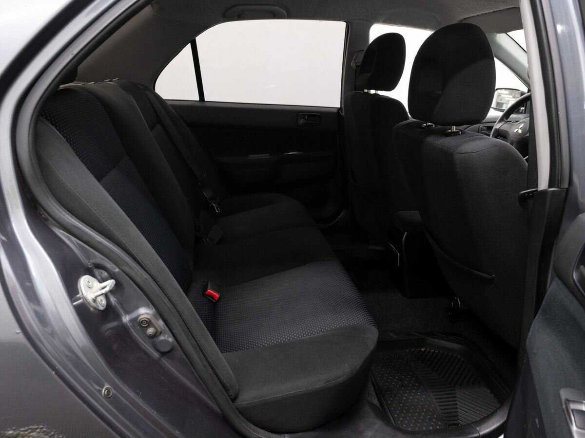 Купить Mitsubishi Lancer с пробегом. Фото: #8