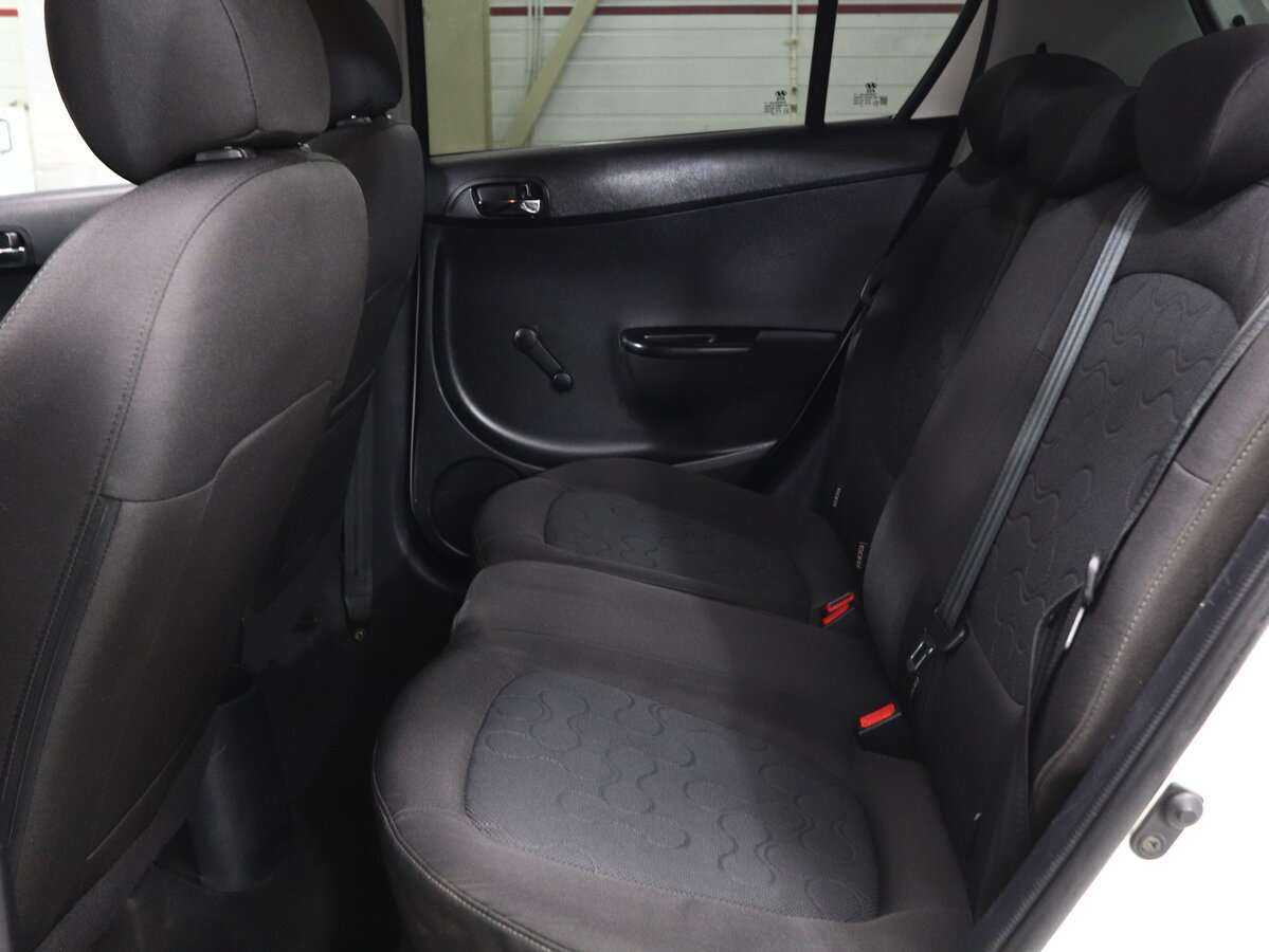 Купить Hyundai i20 с пробегом. Фото: #8