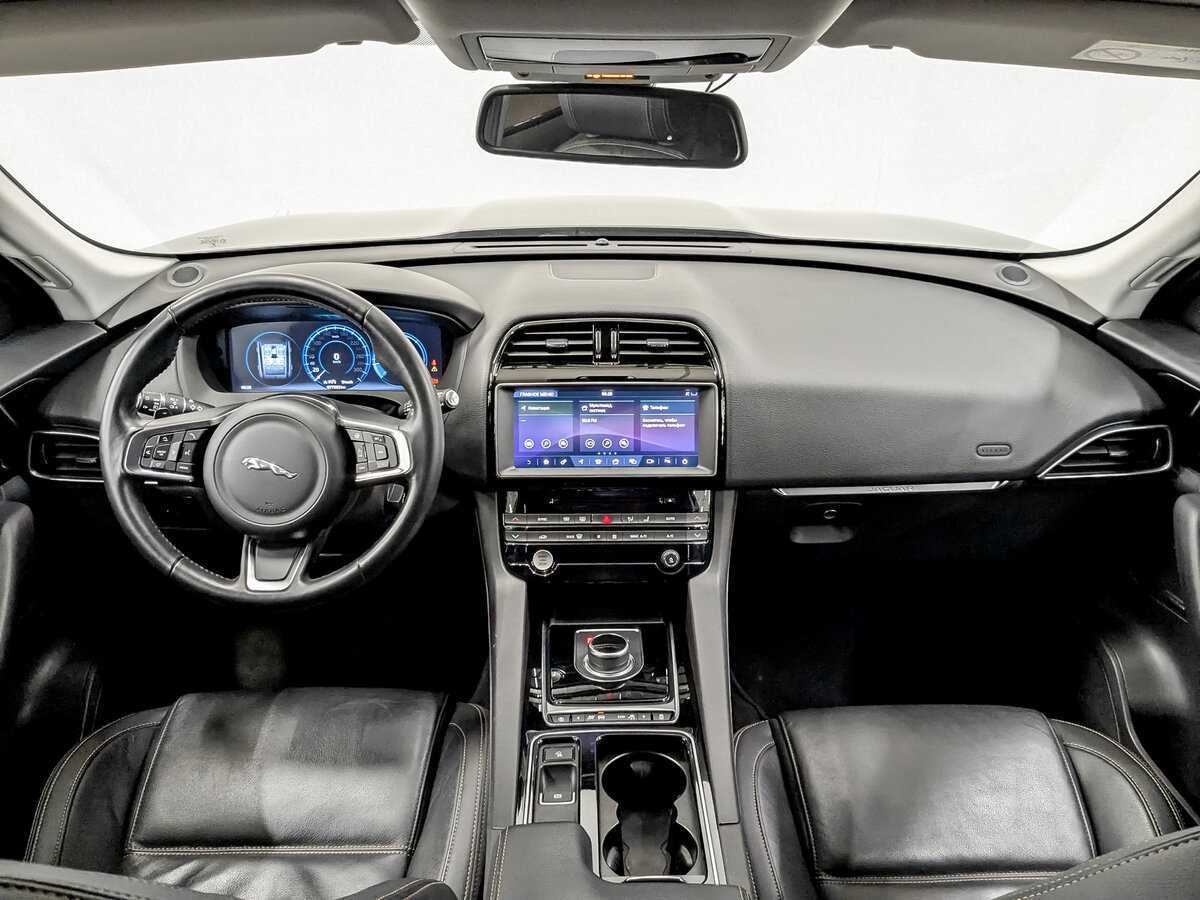 Купить Jaguar F-Pace с пробегом. Фото: #13
