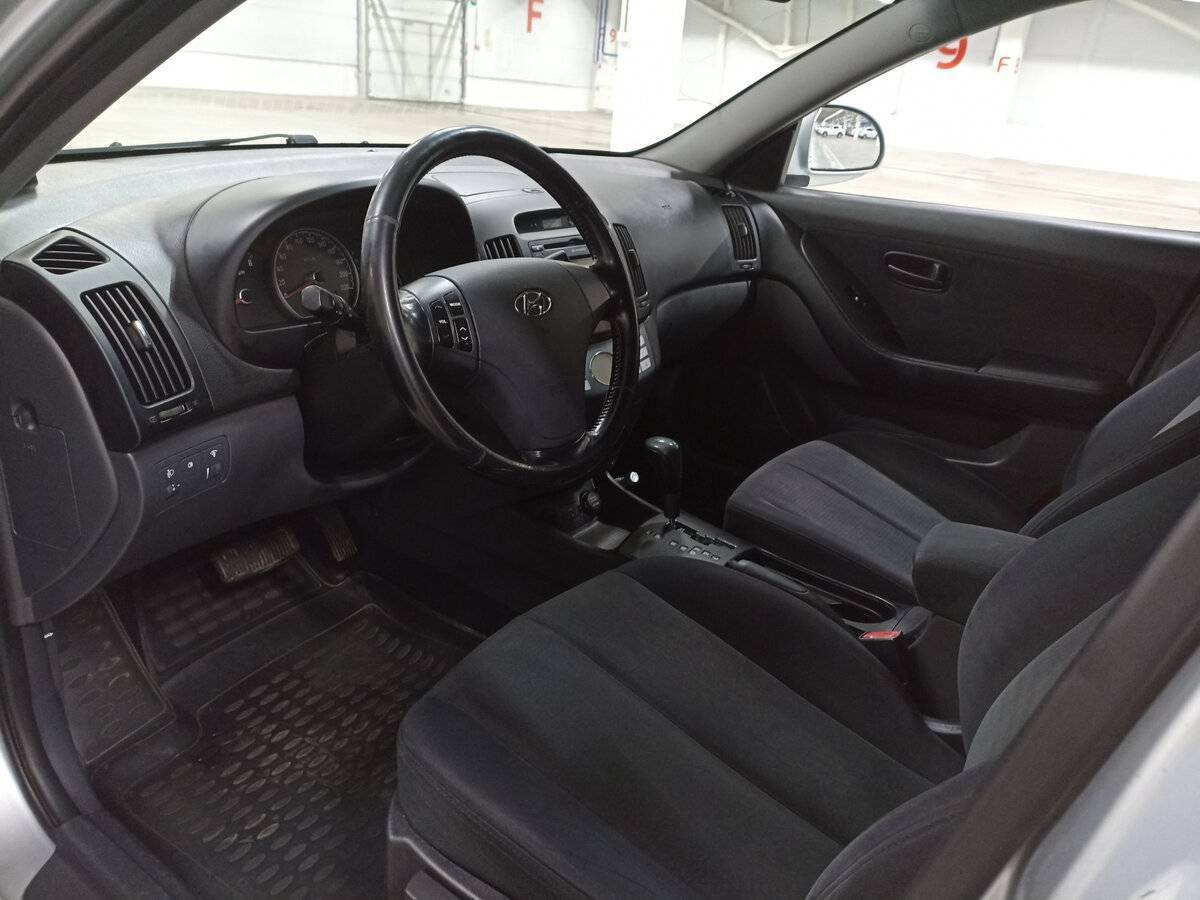 Купить Hyundai Elantra с пробегом. Фото: #15