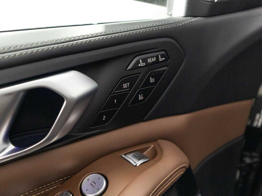 Купить BMW X7 с пробегом. Фото: #23
