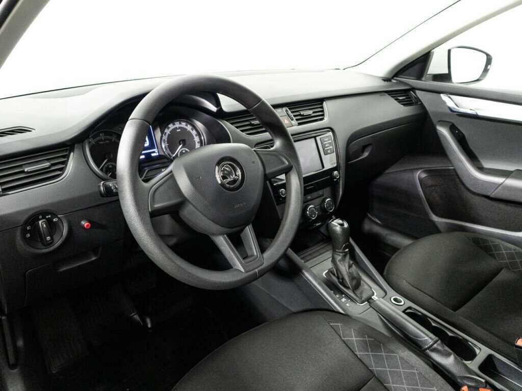 Купить Skoda Octavia с пробегом. Фото: #10
