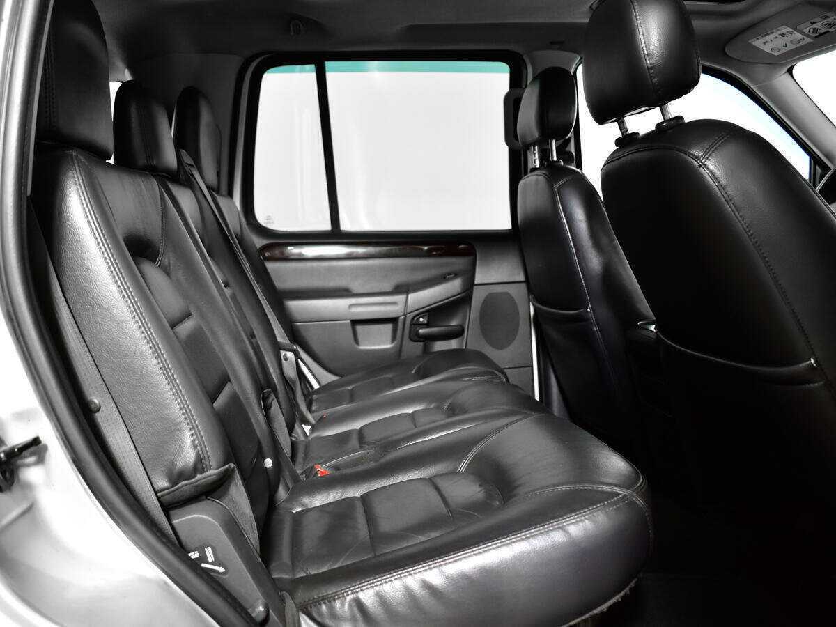 Купить Ford Explorer с пробегом. Фото: #9