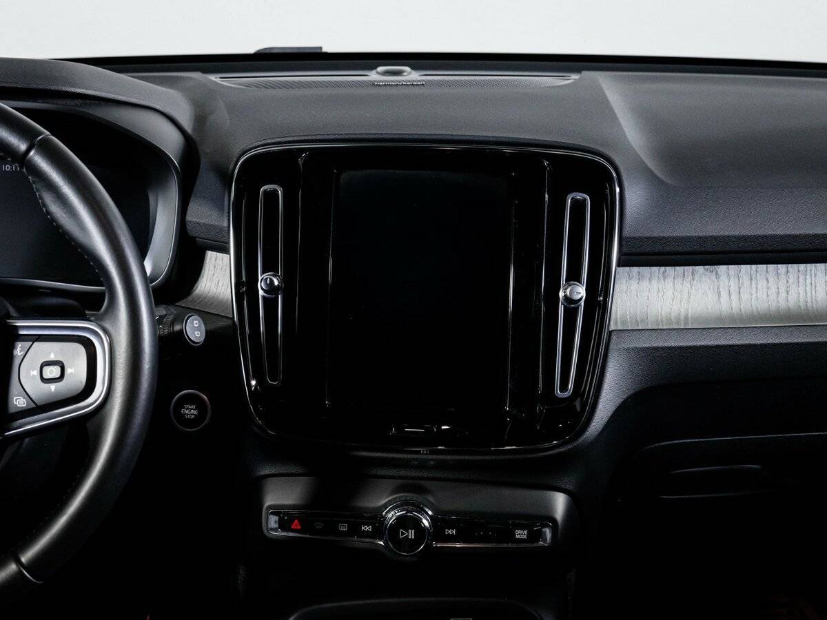 Купить Volvo XC40 с пробегом. Фото: #12