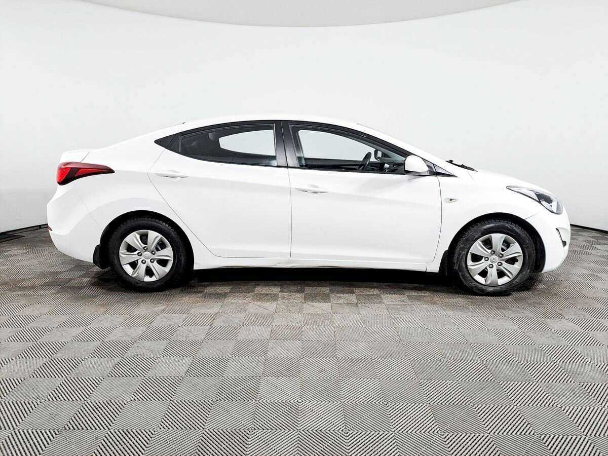 Купить Hyundai Elantra с пробегом. Фото: #3