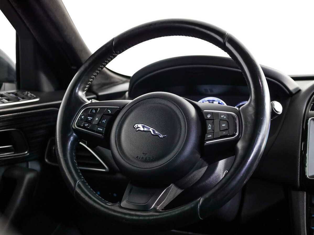 Купить Jaguar F-Pace с пробегом. Фото: #14