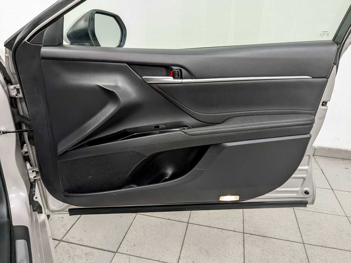 Купить Toyota Camry с пробегом. Фото: #25