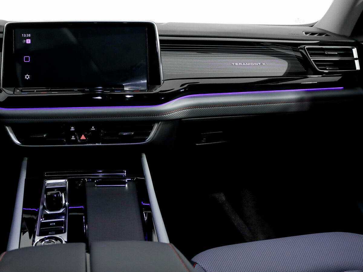 Купить Volkswagen Teramont с пробегом. Фото: #14