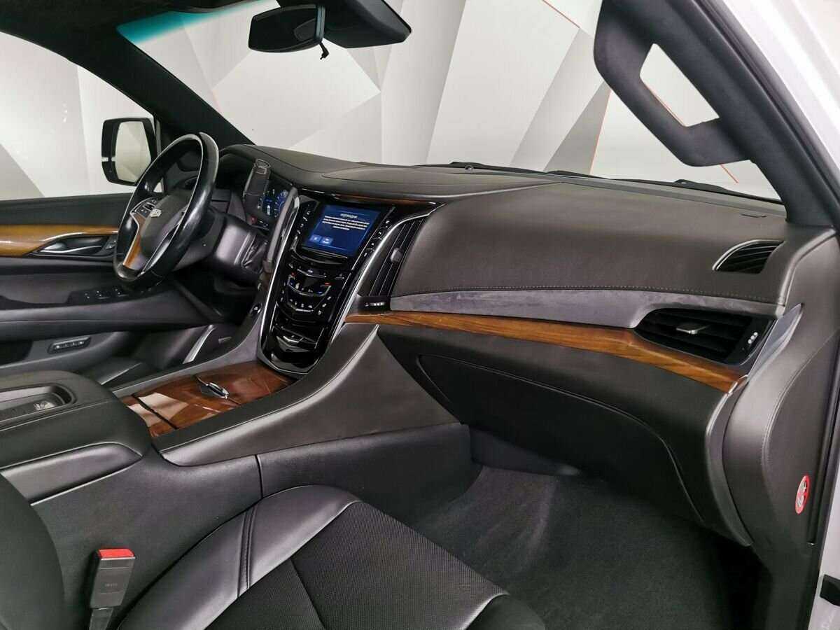 Купить Cadillac Escalade с пробегом. Фото: #8