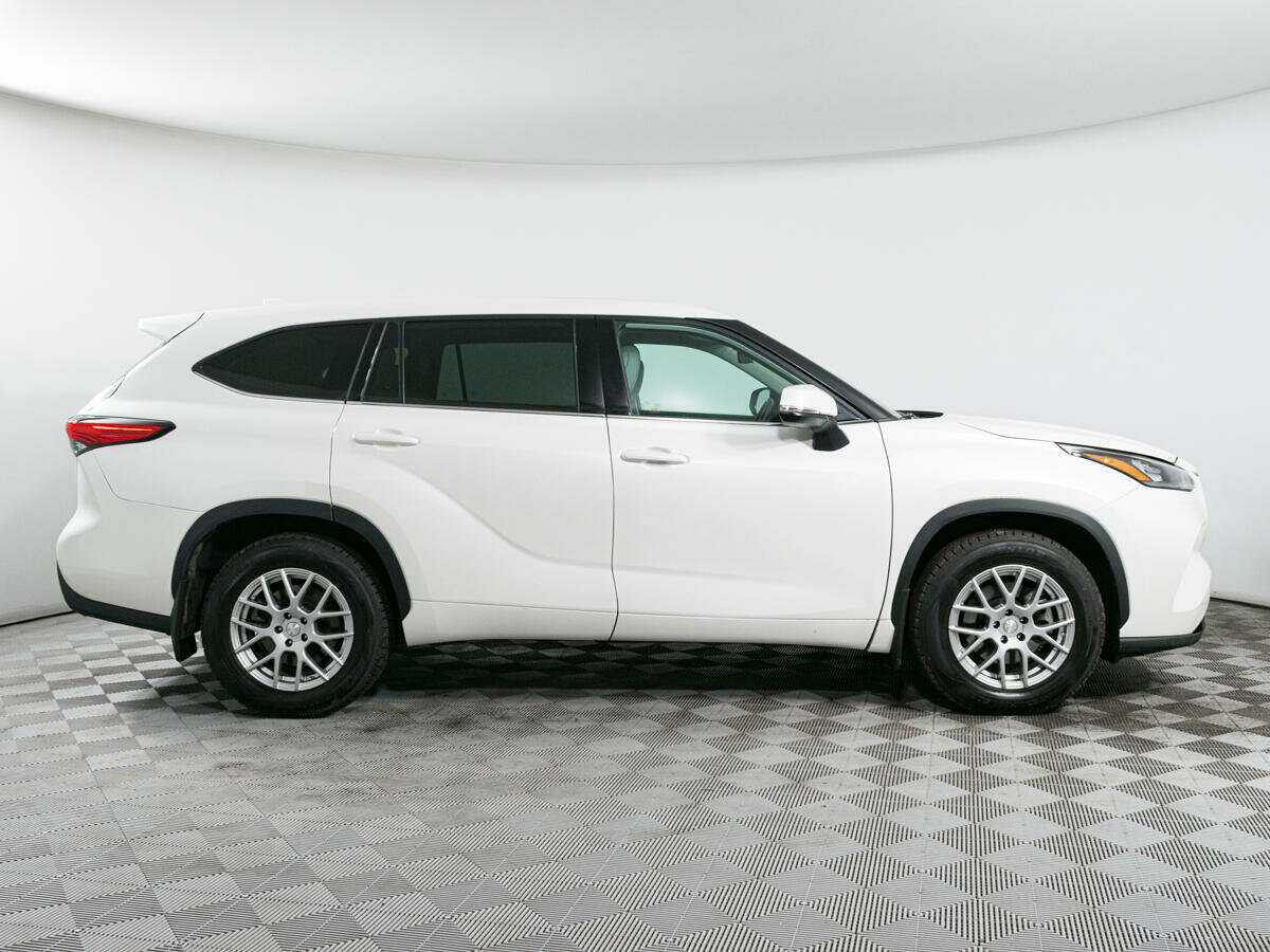 Купить Toyota Highlander с пробегом. Фото: #3