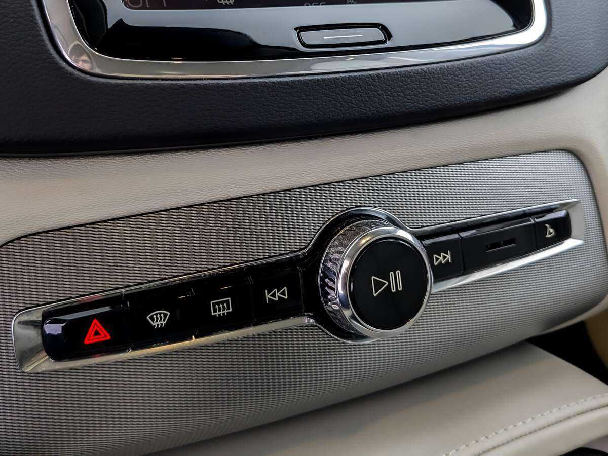 Купить Volvo XC90 с пробегом. Фото: #20