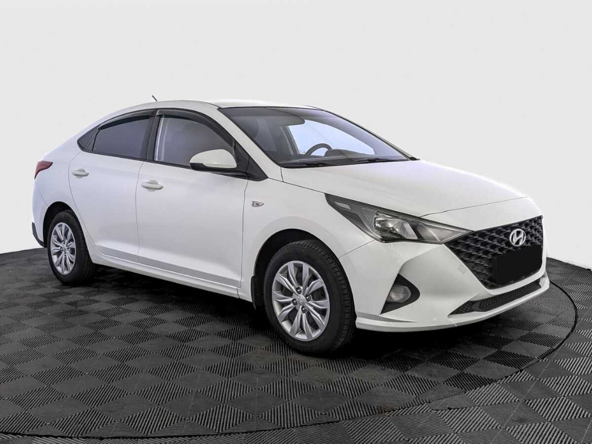 Купить Hyundai Solaris с пробегом. Фото: #2