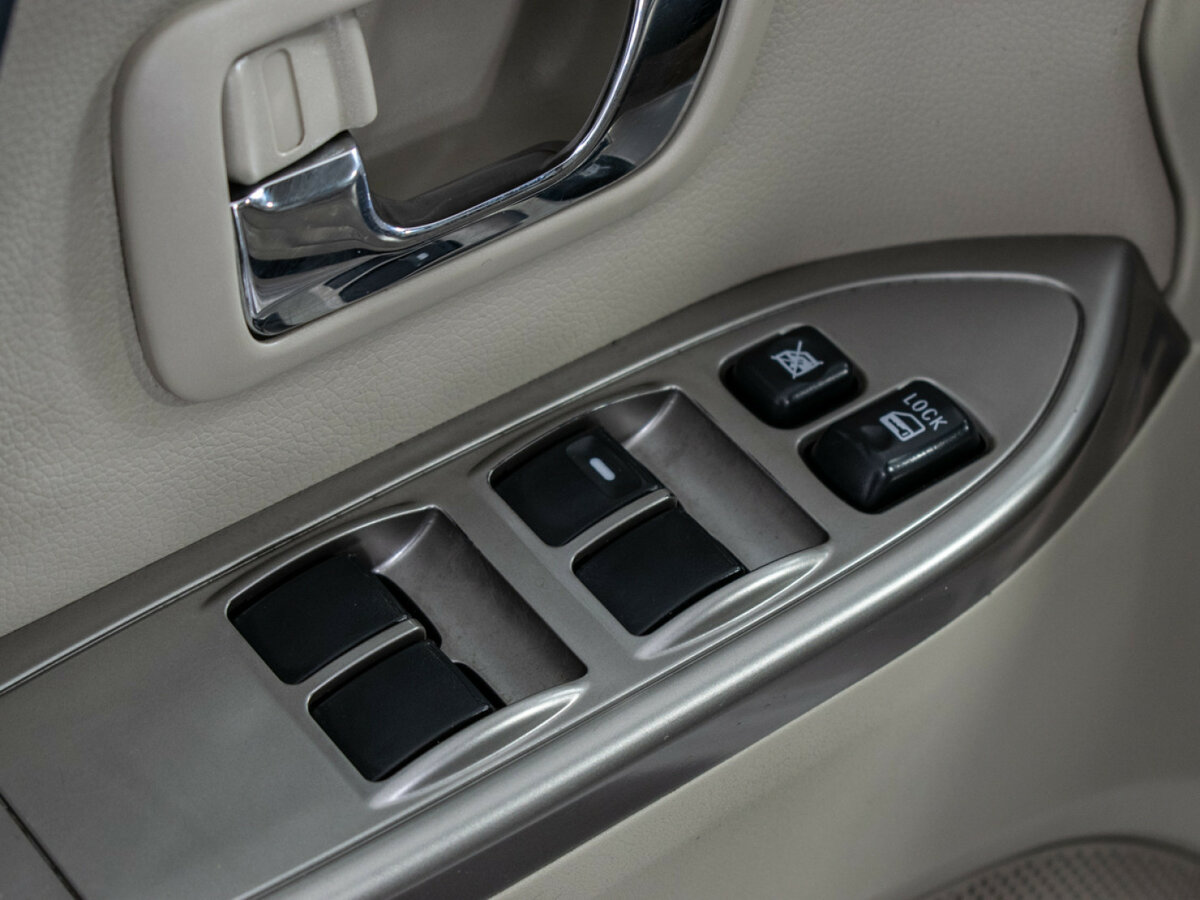Купить Mitsubishi Pajero с пробегом. Фото: #17