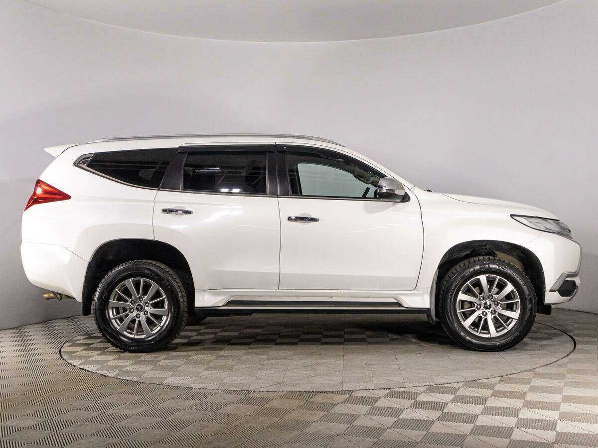 Купить Mitsubishi Pajero Sport с пробегом. Фото: #3
