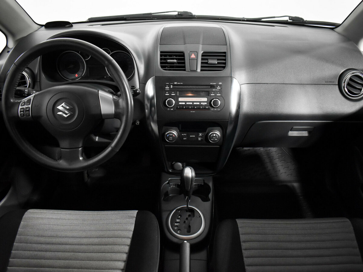 Купить Suzuki SX4 с пробегом. Фото: #10