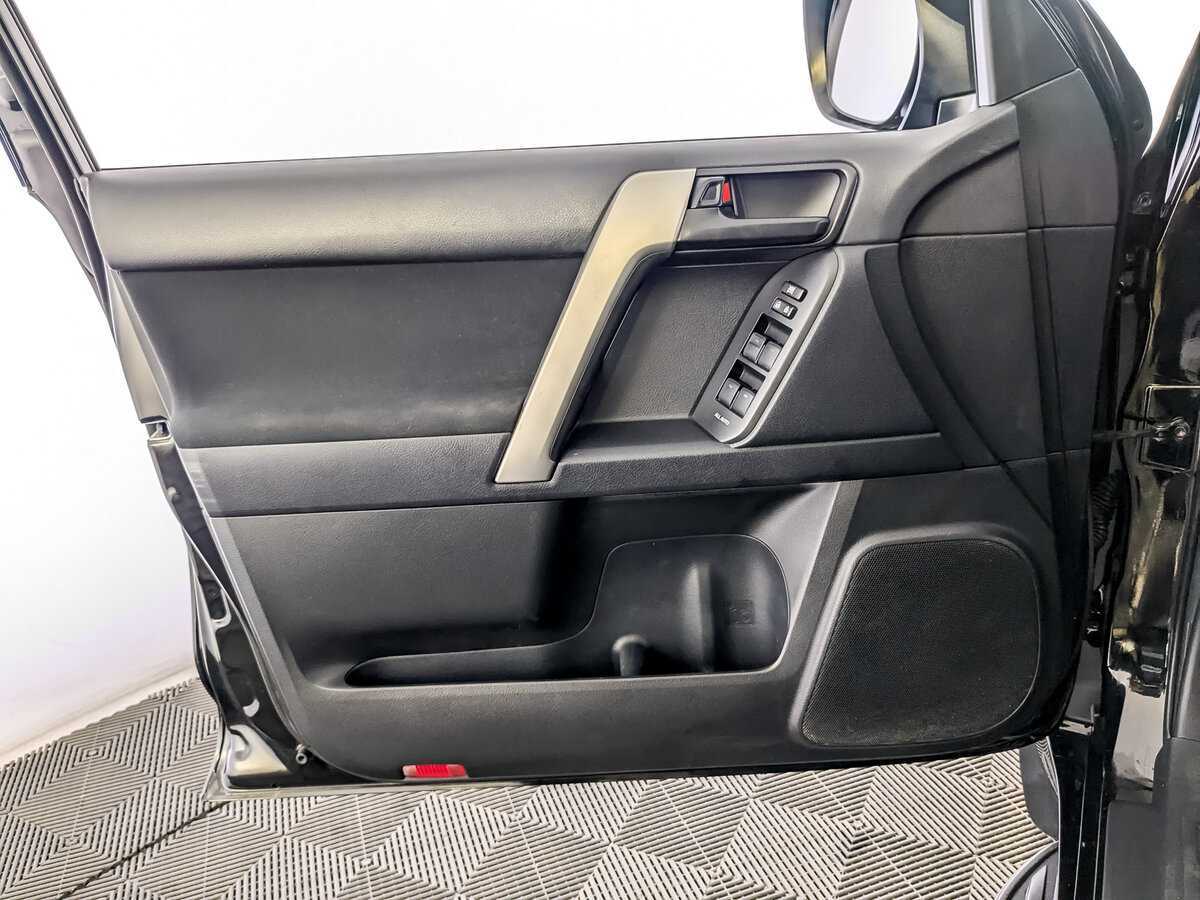 Купить Toyota Land Cruiser Prado с пробегом. Фото: #12