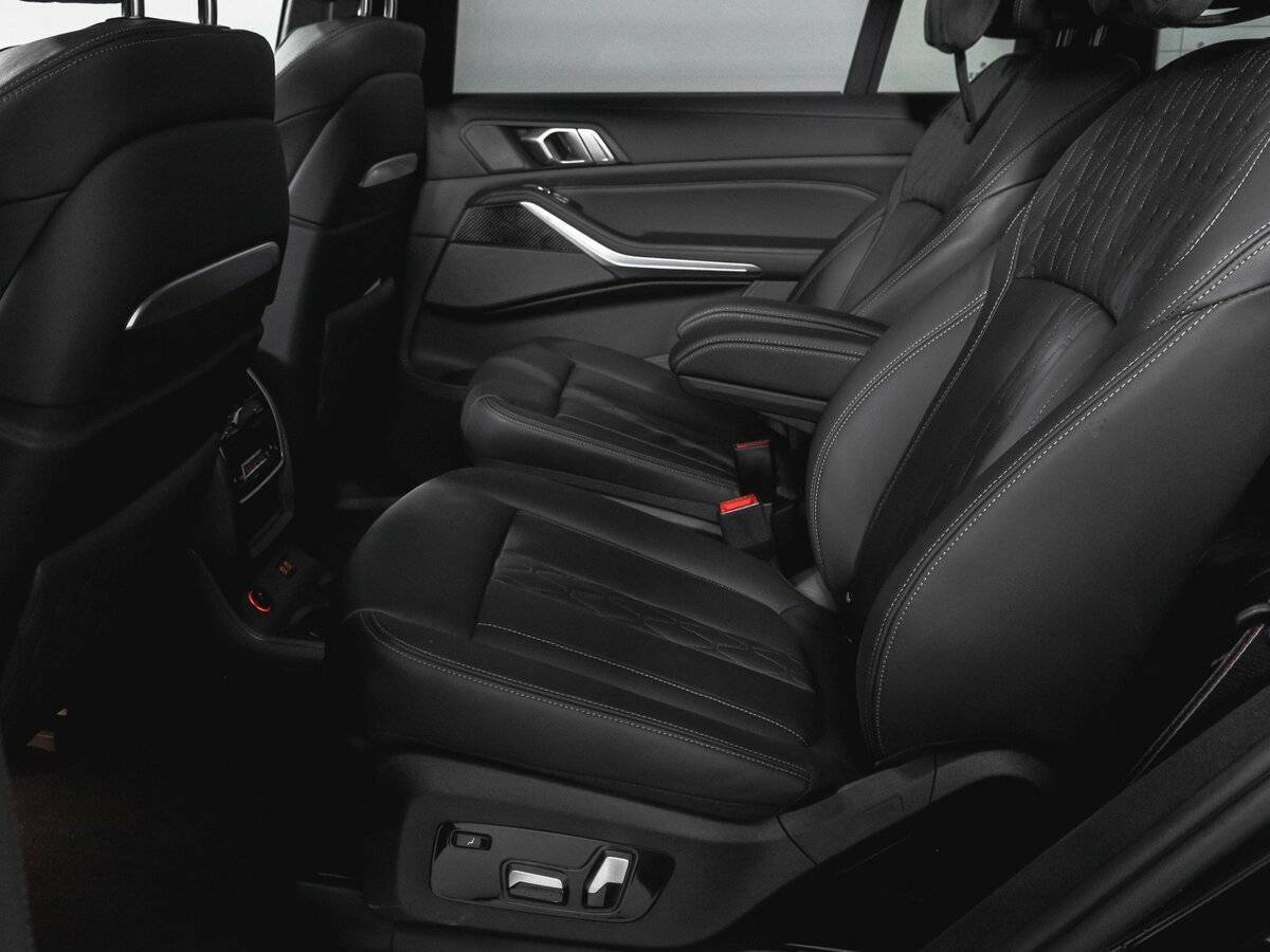 Купить BMW X7 с пробегом. Фото: #9