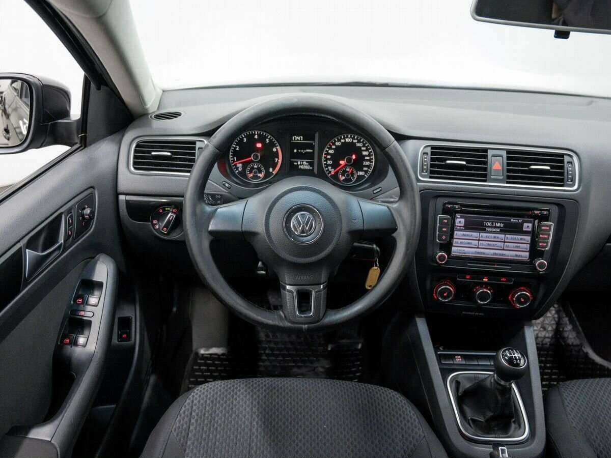 Купить Volkswagen Jetta с пробегом. Фото: #10