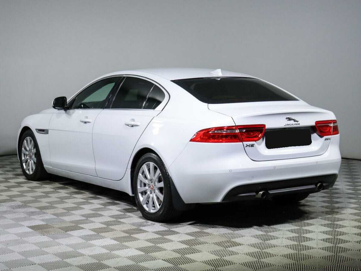 Купить Jaguar XE с пробегом. Фото: #5