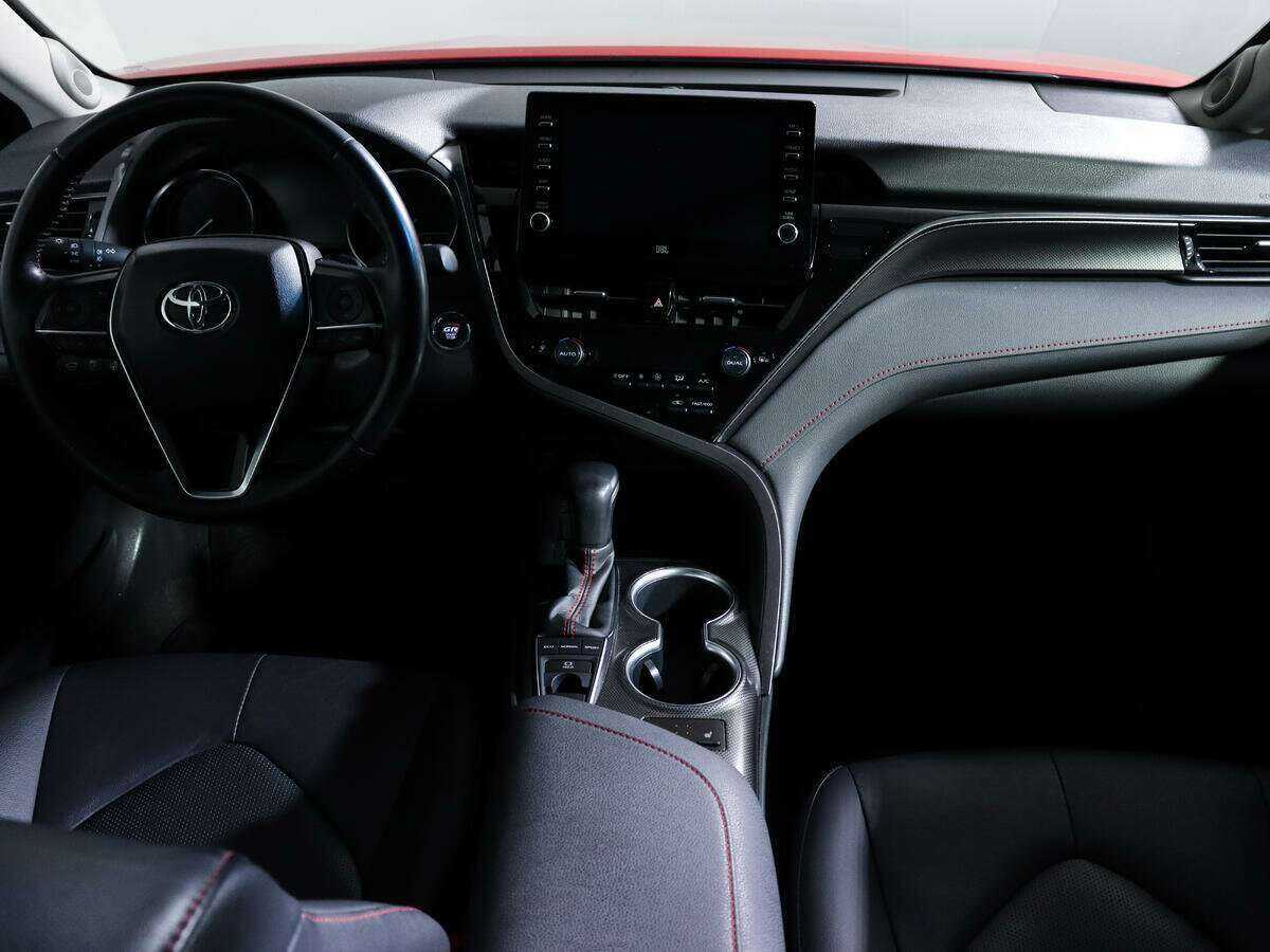 Купить Toyota Camry с пробегом. Фото: #11